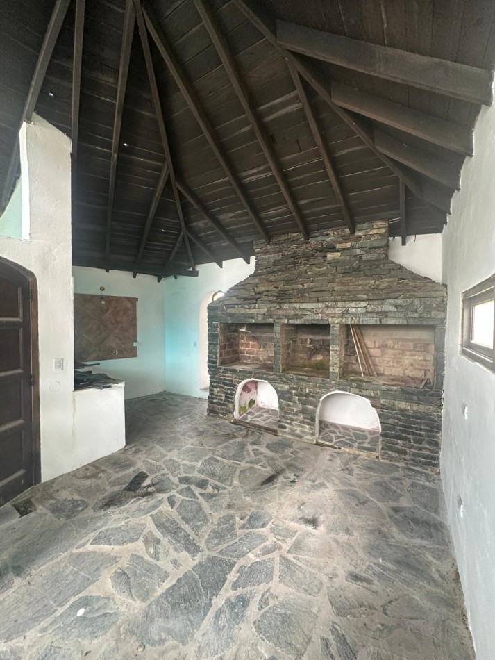 OPORTUNIDAD DE INVERSION! VENTA  DE BAR-RESTAURANTE Y POSADA EN VILLA GESELL