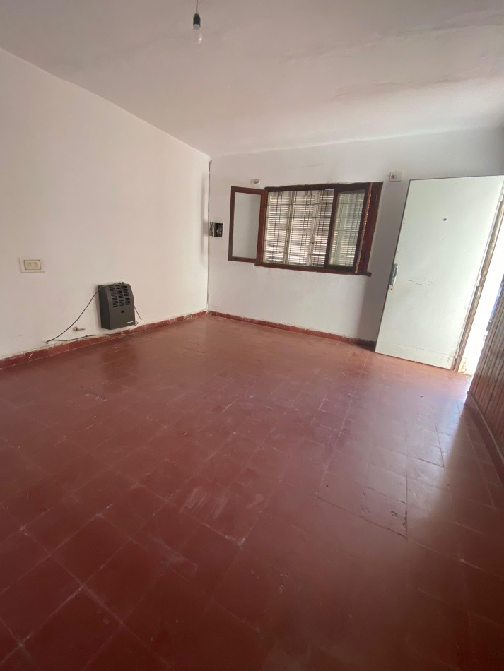 Venta de amplia propiedad con dos casas en Barrio Centro America :¡ OPORTUNIDAD UNICA!