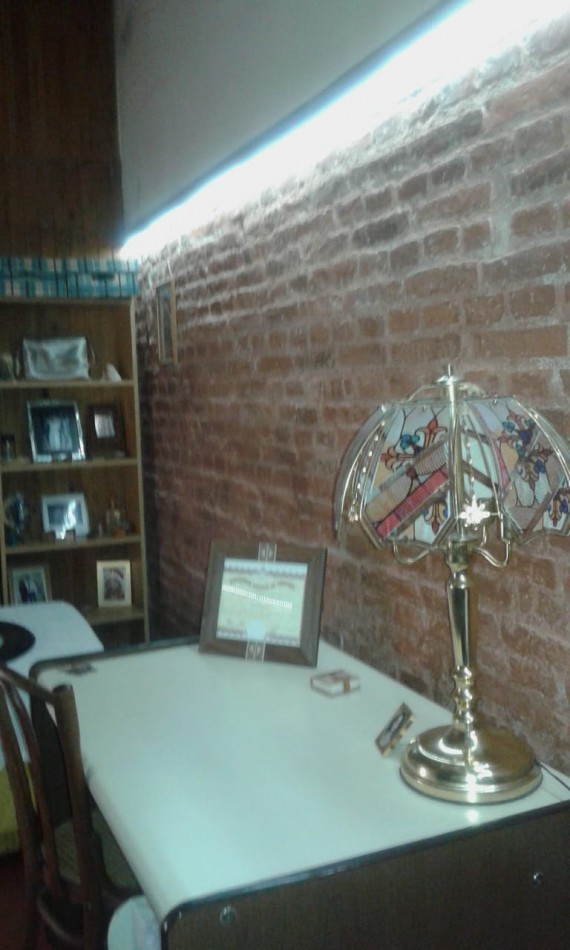 OPORTUNIDAD!!! Hogar calido con Estetica rustica  y Espacios funcionales  para vivir o invertir