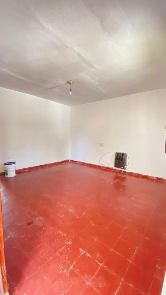 Venta de amplia propiedad con dos casas en Barrio Centro America :¡ OPORTUNIDAD UNICA!