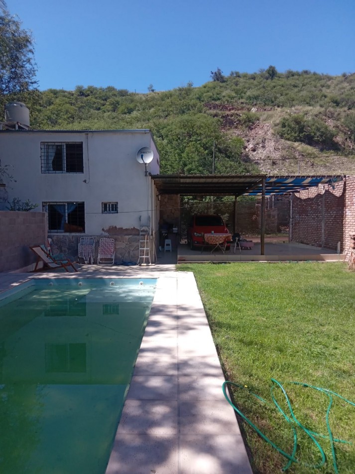CASA CON PILETA EN VENTA EN EL VOLCAN