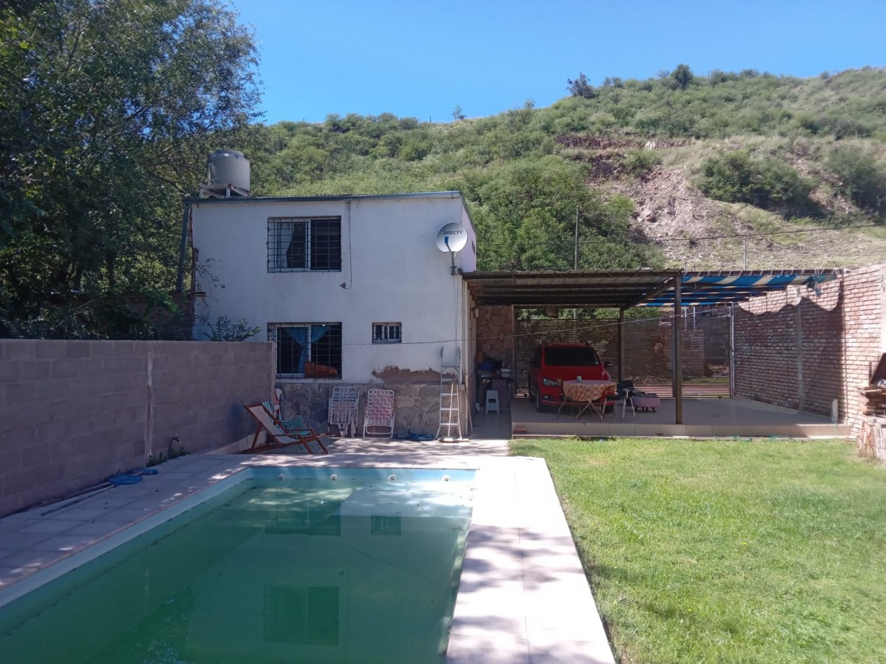 CASA CON PILETA EN VENTA EN EL VOLCAN