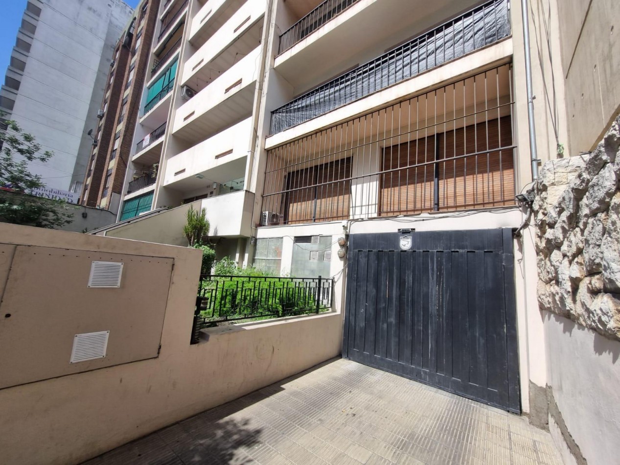 COCHERA EN EDIFICIO