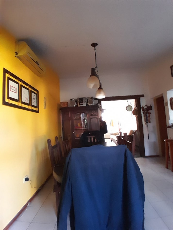 VENDE CASA CON QUINCHO 