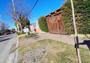 VENDE CASA CON QUINCHO 